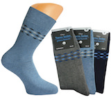 nice, dark coloured terry-socks with nice rhomb-ringlets around the shaft